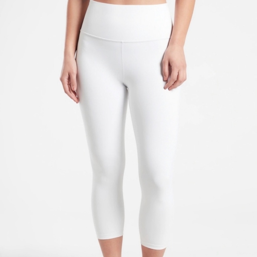 ATHLETA Elation Capri Leggings Black Medium M